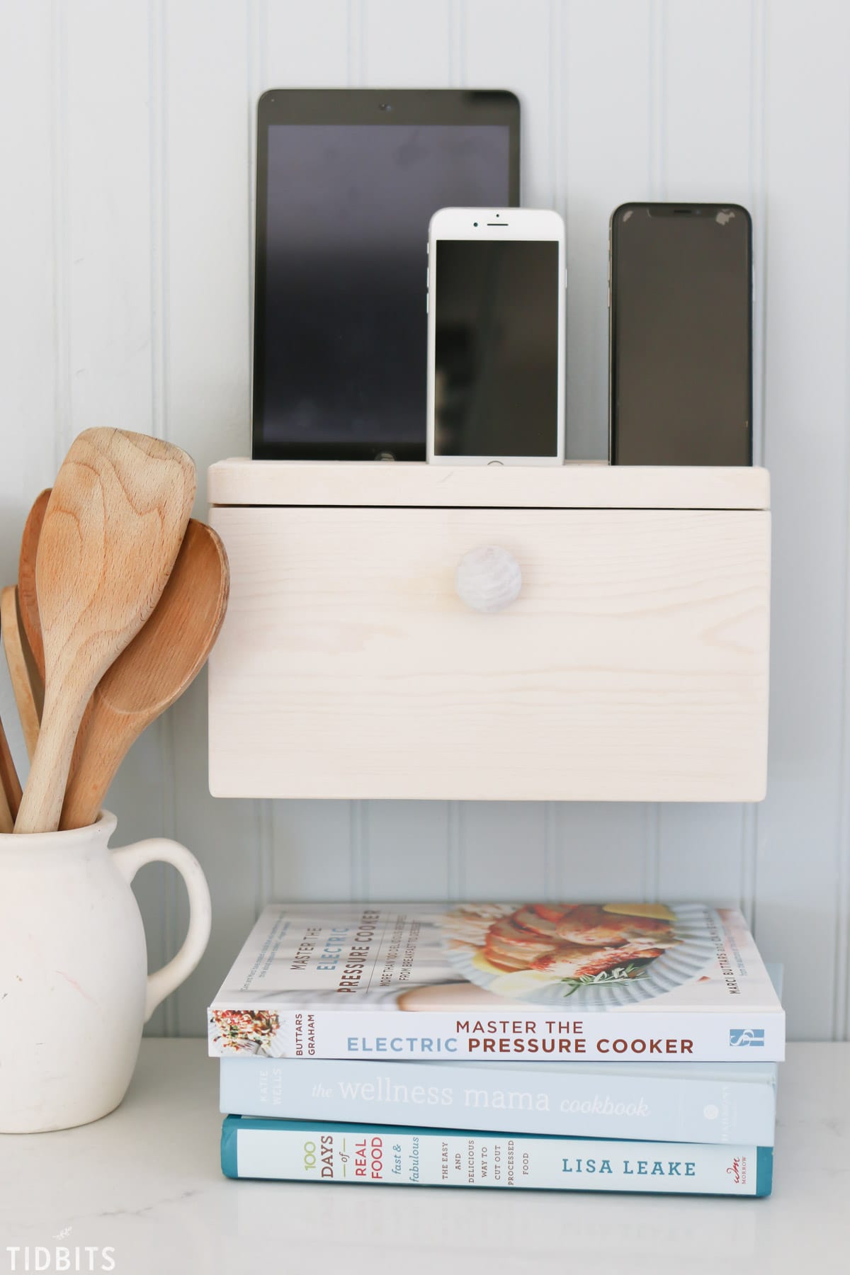 diy device charging station